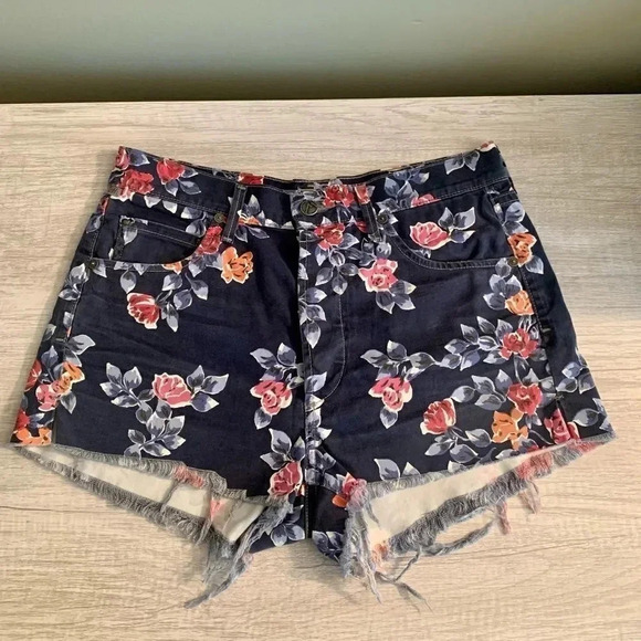 Citizens Of Humanity Chloe Floral Cutoff Shorts 29 - Picture 2 of 10